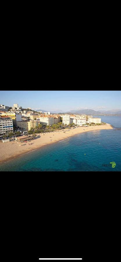 Ajaccio Magnifique T2 37M2 Centre Ville Vue Mer Au Bord De La Plage Neuf 4 Couchages Balcon Parking Prive Ferme Clim Wifi Exterior foto