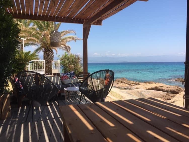 Ajaccio Magnifique T2 37M2 Centre Ville Vue Mer Au Bord De La Plage Neuf 4 Couchages Balcon Parking Prive Ferme Clim Wifi Exterior foto
